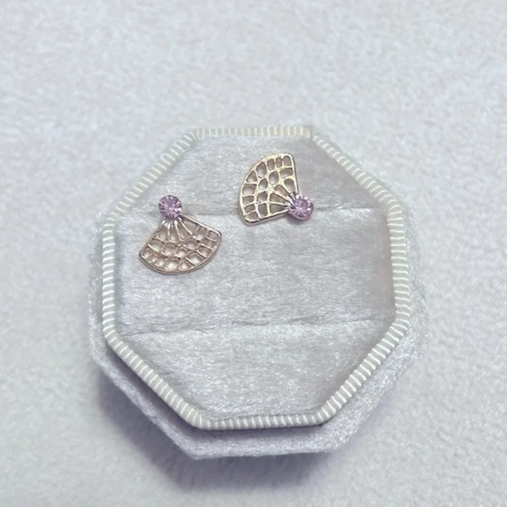 Fan + diamond stud earrings